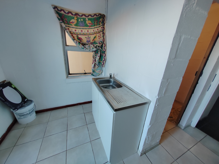 To Let 1 Bedroom Property for Rent in Clairewood Western Cape